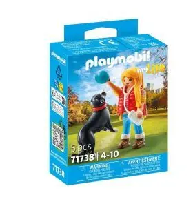 Mujer con Perro de Montaña Playmobil