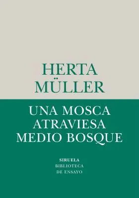Una Mosca Atraviesa Medio Bosque