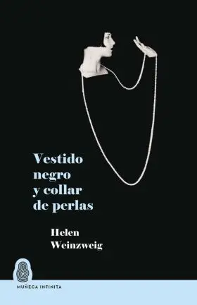 Vestido Negro y Collar de Perlas